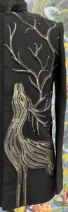 Blazer asymétrique motif cerf doré noir TR Lachka Jodhpuri avec bois de cerf extensible, doré antique, 3D codé - Product Image 2