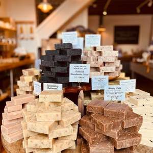 Savon aux herbes, prix bas, haute qualité, fabricant fiable, EXPAD Vietnam - Product Image 3