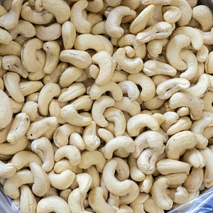 Hot Sale Cheap Rate Cashew W320 Cashew <b>Nuts</b> Kaju And Badam Customized Cutting Size Santigo - Product Image 1