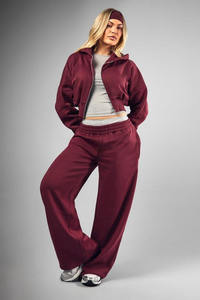 Conjunto de 2 piezas de invierno para mujer: Top corto liso y sudadera con capucha de forro polar grueso, estilo jogger, con logo frontal personalizado, estilo streetwear y corte holgado - Product Image 3