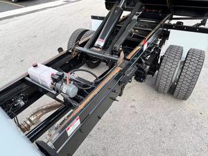 Potente Tractor Diésel 6x4 de Servicio Pesado para Logística Comercial, Transporte de Mercancías por Carretera y Transporte de Carga en Carreteras - Product Image 3