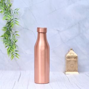 Modern Copper Water Bottle Stylish Reusable Drinking Flask with Handcrafted Texture for Daily Hydration - Product Image 4