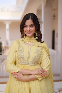 Trajes Salwar Kameez tradicionales indios con elegante diseño y bordados de cuentas para fiestas festivas, para damas, de ajuste cómodo. - Product Image 5