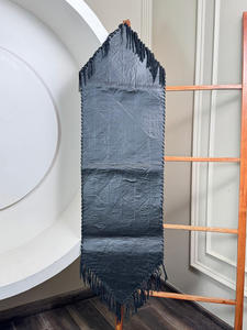 Camino de mesa de cuero de vaca hecho a mano de lujo personalizado al por mayor con borlas de cuero triángulo geométrico Patchwork decoración rústica para el hogar - Product Image 6