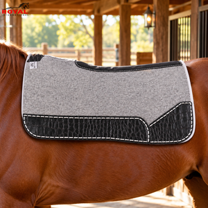 Almohadilla Premium para Silla de Montar Western, de Fieltro Gris, con Ribete de Cuero Texturizado de Cocodrilo Negro y Costuras Blancas en Contraste - Product Image 2