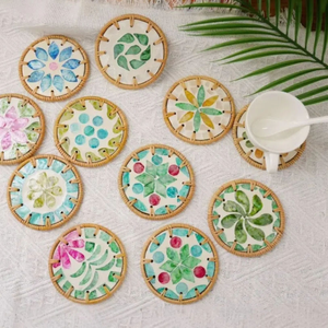 Assiette en rotin tissée à la main, écologique, protection de table, décoration de cuisine, TUYET DUNG, design floral classique, fabriqué au Vietnam - Product Image 1