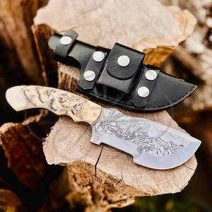 Cuchillo de caza grabado a mano con mango de hueso de camello y funda de cuero - Product Image 2