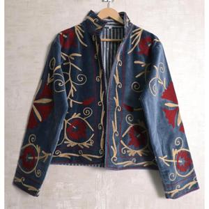 Chaqueta Suzani Bordada de Terciopelo Indio Vintage, Estilo Boho, Hecha a Mano, con Diseño Floral, Prenda Étnica para Mujer - Product Image 6