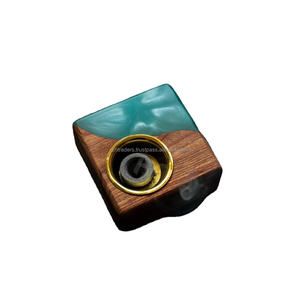 Brûleur d'encens de luxe en bois de santal pour festivals arabes, avec un design élégant en bois incrusté, pour usage religieux - Product Image 1