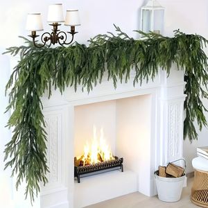 Guirnalda de Pino Artificial Verde de 70.9 Pulgadas, Decoración Navideña Realista para Navidad e Invierno, Guirnaldas y Coronas Navideñas - Product Image 1
