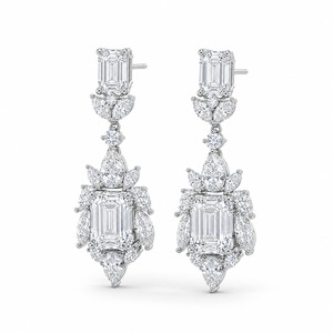 Pendientes de Lujo con Diamantes de Corte Esmeralda en Oro Blanco, Joyería de Boda para Mujer, Engaste de Garra, Diseño Floral - Product Image 6