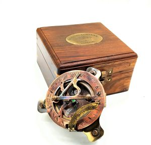Brújula Náutica Antigua Decorativa de Metal con Tapa Abatible |   Exhibición Decorativa de Estilo Marítimo Vintage para Escritorio de Oficina en Casa - Product Image 3