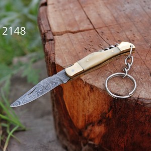 Couteau de poche pliant mini en acier Damas, porte-clés, couteau EDC, manche en résine, outil de survie pour camping en extérieur, personnalisable OEM, garantie 3 ans - Product Image 1