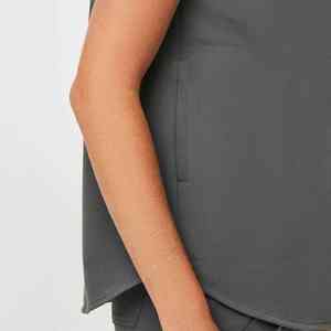 Uniforme Médico Ultra Suave y Transpirable, Corte Ajustado, Diferentes Colores Disponibles para Hospitales y Clínicas - Product Image 4