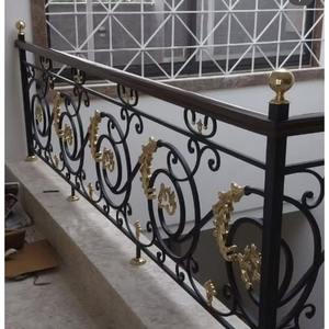 Rampe d'escalier en fer forgé de designer avec détails en laiton des deux côtés, rampe intérieure haut de gamme, exportateur, vente en gros, taille personnalisée - Product Image 1