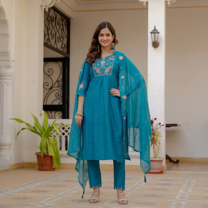 New Embroidered <b>Kurta</b> Set With Floral Design Loose Fit Traditional Indian Pakistani Style <b>Women</b> Casual Wear - Product Image 1