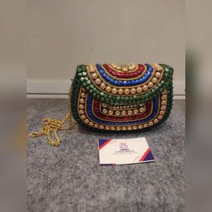 Bolso de Mano de Resina y Metal Hecho a Mano, Único, Sostenible, Multicolor, con Mosaico de Patrones Geométricos para Amantes de la Alta Costura - Product Image 1