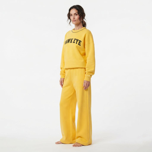 Conjunto Deportivo de Sudadera de Manga Larga con Cuello Redondo y Pedrería para Mujer, Pantalones Anchos, Bordado Personalizado, Fabricación al por Mayor - Product Image 4