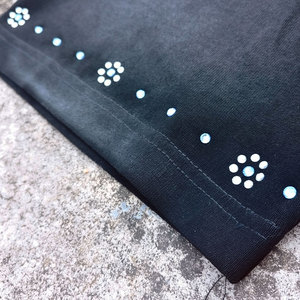 เสื้อยืดโอเวอร์ไซส์ผ้าฝ้ายหนานุ่มสไตล์วินเทจ ยี่ห้อ Huili ลายพิมพ์สกรีน ตกแต่งด้วยคริสตัล ทรงหลวม แขนสั้น สีซีดจางแบบซันเฟด - Product Image 4