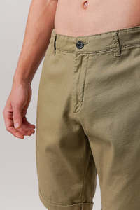 Pantalones Cortos Bermuda Verde Oliva para Hombre, Cintura Media, Cierre de Botones, Casuales, Tejido Sólido de Algodón - Product Image 4