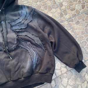 Sweat à capuche noir délavé personnalisé avec patchwork et appliques à bords bruts, coupe non finie, effet vieilli - Product Image 5