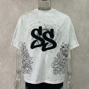 Camiseta Blanca Extra Grande de Algodón para Hombre con Logotipo SS Negro y Estampado de Dibujos Animados, Estilo Urbano, Manga Corta, Cuello Redondo, Corte Jersey - Product Image 1