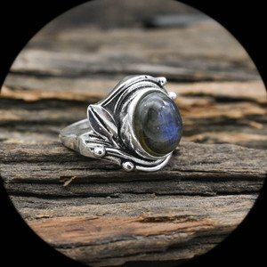 Bague artisanale en labradorite, pierre naturelle chatoyante, bijou bohème, design feuille en argent sterling, cadeau pour elle - Product Image 2