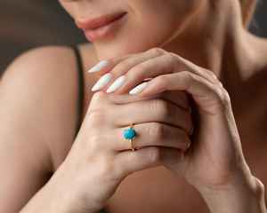 Anillo Ovalado de Turquesa Vermeil, Piedra de Turquesa Azul, Estilo Minimalista, Plata de Ley 925, Chapado en Oro de 14K, Joyería Boho Hecha a Mano - Product Image 5