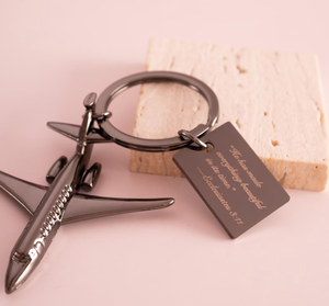 พวงกุญแจรูปเครื่องบินสลักชื่อได้ ของที่ระลึกการเดินทาง ของขวัญแทนใจ ของที่ระลึกวันอำลา จุดเริ่มต้นใหม่ - Product Image 4