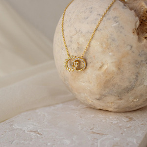 Collier pendentif soleil et lune en or jaune avec diamants de laboratoire - Product Image 2