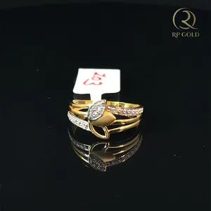 Elegante anillo de oro con piedras brillantes, diseño moderno, joyería para mujer, accesorio de moda para uso diario, regalo de calidad premium. - Product Image 2