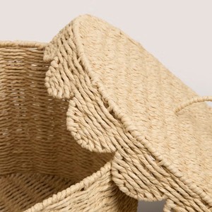 Cesta rústica de cuerda de papel festoneada para organizar la ropa, cesta tejida multifuncional para artículos del hogar, hecha en Vietnam - Product Image 3