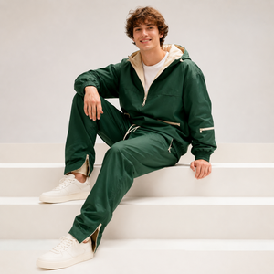 Conjunto de Chaqueta Cortavientos Oversize con Paneles, Diseño de Manga Raglán, Logotipo Impreso Personalizado, Tejido Impermeable y Cortavientos, Venta al por Mayor OEM - Product Image 4