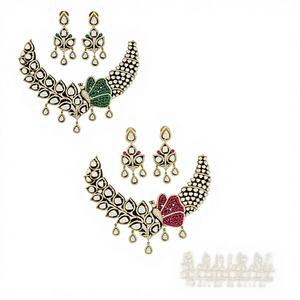 Ensemble de collier élégant à motif papillon Kundan, bijoux de mariée indiens, collier choker Polki disponible en OR/ARGENT/BRASS - Product Image 1