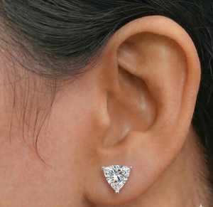 Pendientes Solitarios de Moissanita de 1 Quilate con Corte Trillón para Unisex, Plata 925, Joyería para Aniversario de Mujer, Regalo para Novia - Product Image 1