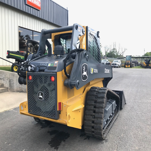 Cargadora compacta Deere 325G de rendimiento premium, diseñada para trabajos pesados de construcción, paisajismo y máxima productividad. - Product Image 6