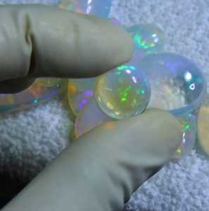 โอปอลเอธิโอเปียธรรมชาติทรงคาโบชอง รูปทรงรังผึ้ง หลายสีรุ้ง โอปอลประจำเดือนตุลาคม พลอยหลวม - Product Image 2