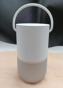 Haut-parleur Bluetooth sans fil portable avec poignée de transport, enceinte stéréo audio domestique, corps en maille perforée blanche - Product Image 4