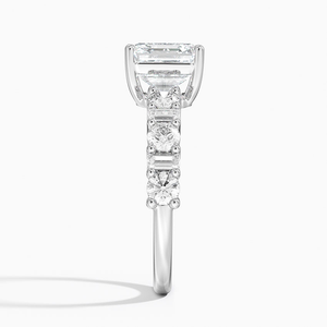 Anillo de boda clásico para mujer de plata de ley 925 con diamantes de moissanita de corte Asscher y baguette alternados - Product Image 2