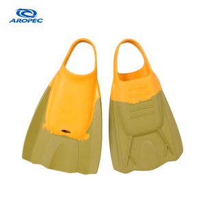 Aletas de natación AROPEC de material de goma, rigidez media, para entrenamiento de natación, uso adulto, servicio OEM/ODM. - Product Image 1