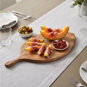 Tabla de cortar de madera premium con forma de hoja y asa, bloque de cortar marrón con veta de madera natural - Product Image 6