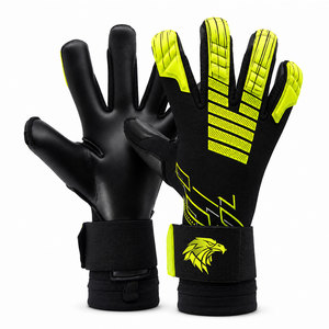 Gants de gardien de but avec technologie de maille respirante pour garder les mains au frais lors des matchs chauds, pour rester sereins et performants. - Product Image 1