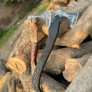 Hacha Vikinga Nórdica Estilo Escandinavo, Grado Industrial, Símbolos Decorativos Grabados, Hoja de Acero al Carbono, Mango de Madera, Coleccionable - Product Image 4