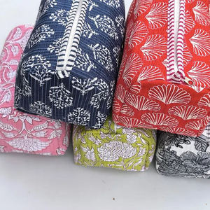 Trousse de Toilette de Voyage Matelassée en Coton, Motif Floral Fait Main, Sac de Lavage Utilitaire, Trousse de Maquillage Bohème à Fermeture Éclair, Étui Cosmétique, Cadeau - Product Image 1