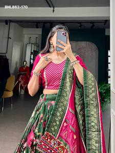 Ensemble Lehenga Can-Can et Choli en coton Zai-Stripe de la meilleure qualité en soie Tussar avec impression à la feuille et travail de miroir Gamthi – Vente en gros - Product Image 5