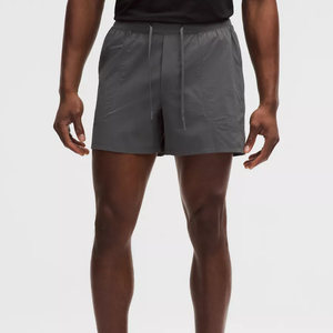 กางเกงวิ่งขาสั้นผู้ชายสำหรับฤดูร้อน ผ้าแห้งเร็ว ระบายอากาศดี สวมใส่สบาย ดีไซน์ผ่าด้านหน้า เป็นมิตรต่อสิ่งแวดล้อม ผลิตจากผ้าแคนวาส โพลีเอสเตอร์/คอตตอน - Product Image 2