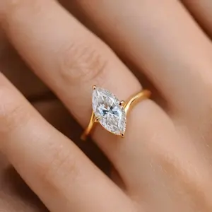 Anillo de Compromiso Solitario con Moissanita Marquise de 3 CT, Banda Chapada en Oro de 14K - Product Image 2