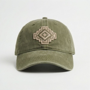 Casquette de baseball vert olive à 6 panneaux avec logo géométrique brodé sur le devant, visière réglable, unisexe, décontractée - Product Image 1