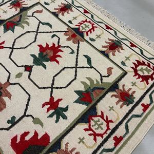 Kilim de lana anudado a mano con diseño de entramado - Campo abstracto de color marfil con motivos rojos, tejido plano simétrico en crema y carmesí - Product Image 5