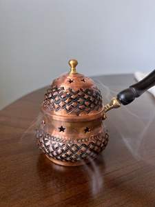 Quemador de Incienso de Aluminio Ornamentado con Patrones Artísticos, Diseño Duradero para una Impresionante Decoración Central de Majlis (Para Todas las Estaciones) - Product Image 2